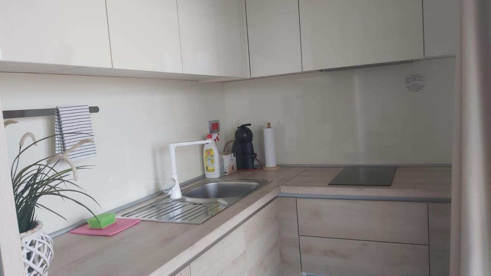 Mobile Home Apartment Camp Кленовица Екстериор снимка